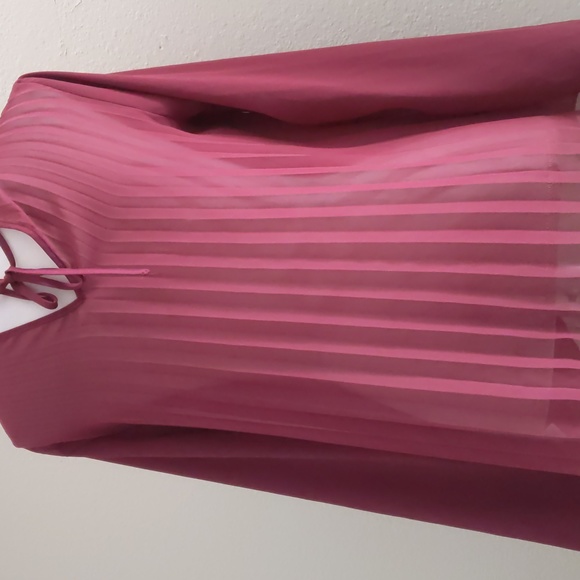 Needs repair size s - Picture 3 of 9